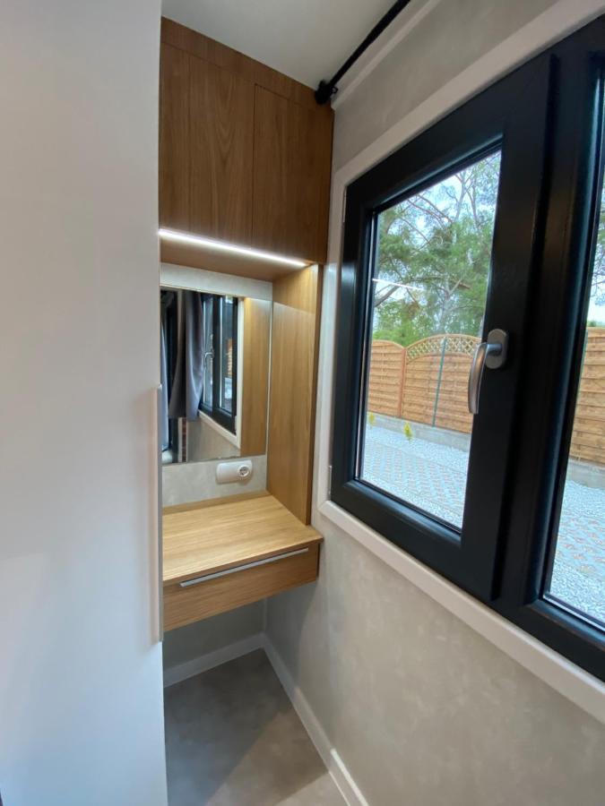 Domy Nad Morzem - Chata Pirata- Tiny House Dziwnow Exterior photo