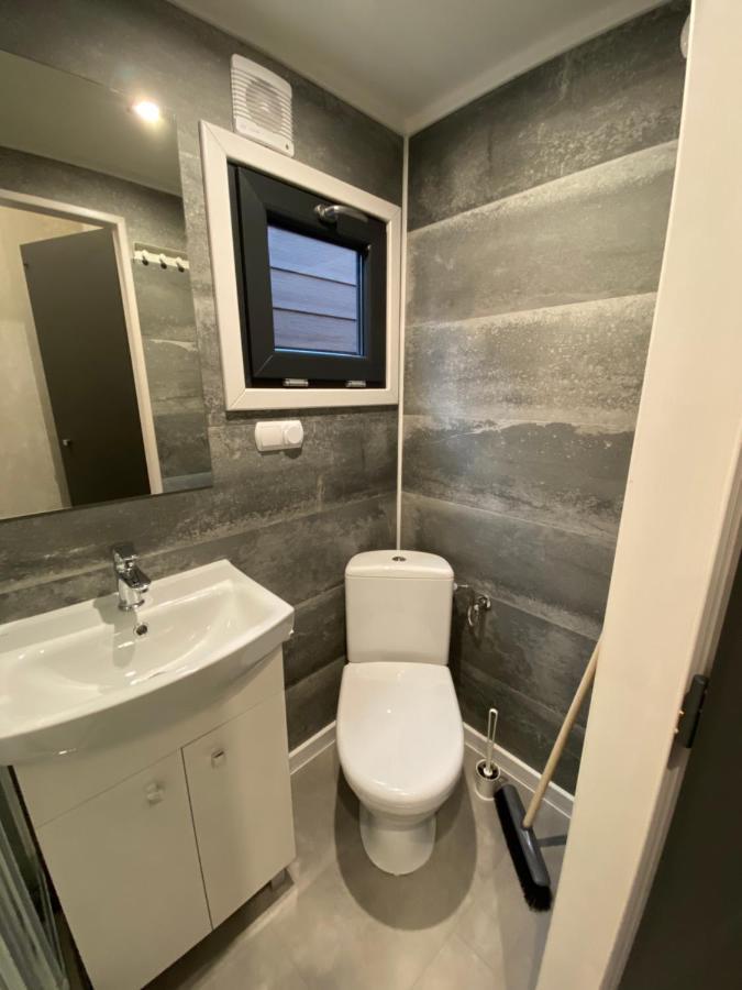 Domy Nad Morzem - Chata Pirata- Tiny House Dziwnow Exterior photo